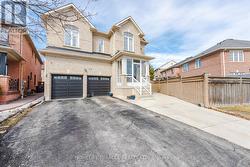 28 IVERSON DRIVE  Brampton, ON L6X 0L6