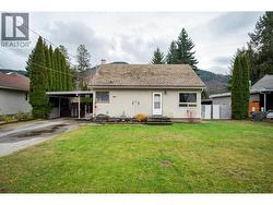 895 9th Avenue  Montrose, BC V0G 1P0
