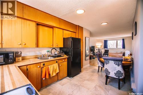 6 4 Neill Place, Regina, SK - Indoor Photo Showing Kitchen