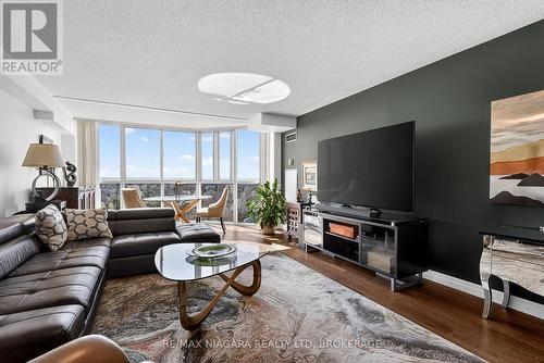 802 - 162 MARTINDALE ROAD  St. Catharines (Grapeview), ON L2S 3S4