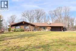 938 COURTLAND Drive  Ancaster, ON L9G 3L1