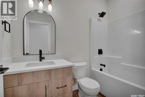 220 Veterans Drive, Warman, SK - Indoor Photo Showing Bathroom