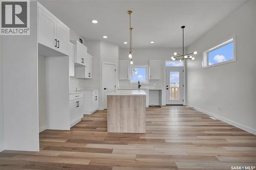 220 Veterans Drive, Warman, SK - Indoor Photo Showing Kitchen