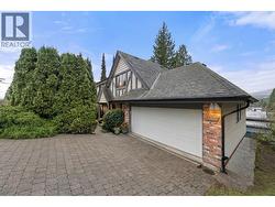 4877 CEDARCREST AVENUE  North Vancouver, BC V7R 3R6