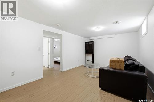 414 18Th Avenue, Regina, SK - Indoor Photo Showing Other Room