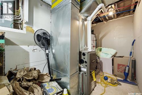 414 18Th Avenue, Regina, SK - Indoor Photo Showing Basement