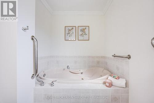 1483 Brenner Crescent, Burlington, ON - Indoor Photo Showing Bathroom