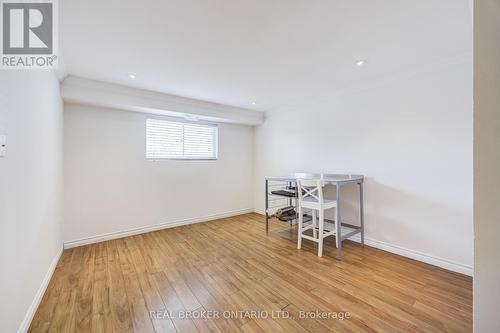 1483 Brenner Crescent, Burlington, ON - Indoor