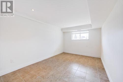 1483 Brenner Crescent, Burlington, ON - Indoor Photo Showing Other Room