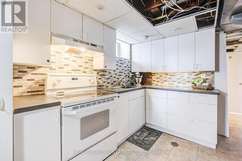 1483 Brenner Crescent, Burlington, ON - Indoor Photo Showing Kitchen