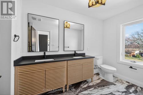 1036 Garth Street, Hamilton, ON - Indoor Photo Showing Bathroom