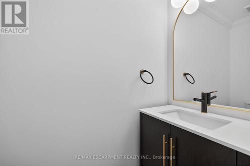 1036 Garth Street, Hamilton, ON -  Photo Showing Bathroom