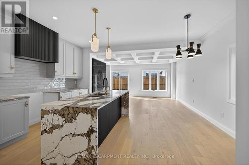 1036 Garth Street, Hamilton, ON - Indoor Photo Showing Kitchen With Upgraded Kitchen