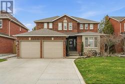 9 STONE GATE DRIVE Grimsby, ON L3M 5C6