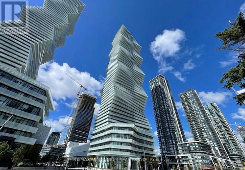 5901 - 3900 CONFEDERATION PARKWAY  Mississauga, ON L5B 0M3