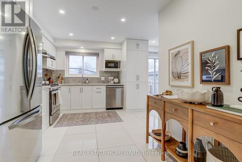 783 Dodsworth Crescent, Mississauga, ON - Indoor Photo Showing Kitchen With Stainless Steel Kitchen