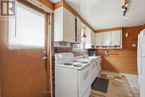 560 Stone Church Road E, Hamilton, ON - Indoor Photo Showing Kitchen