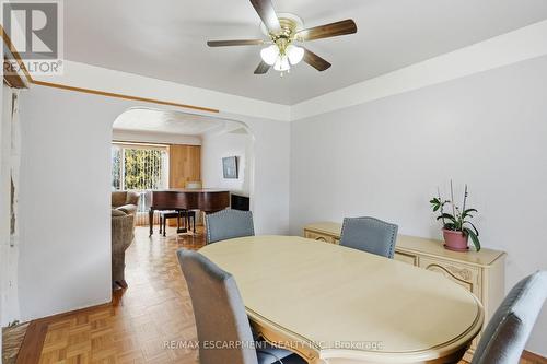 560 Stone Church Road E, Hamilton, ON - Indoor Photo Showing Dining Room