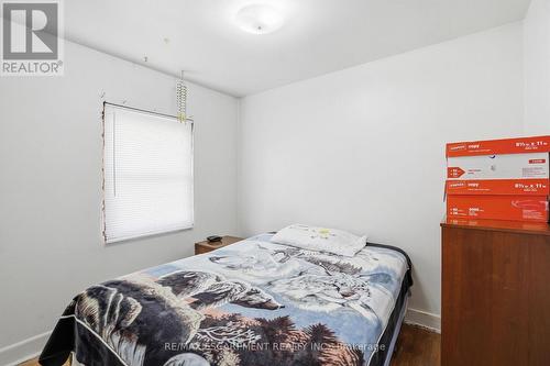 560 Stone Church Road E, Hamilton, ON - Indoor Photo Showing Bedroom