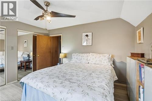 16 Albemarle Street, Hamilton, ON - Indoor Photo Showing Bedroom