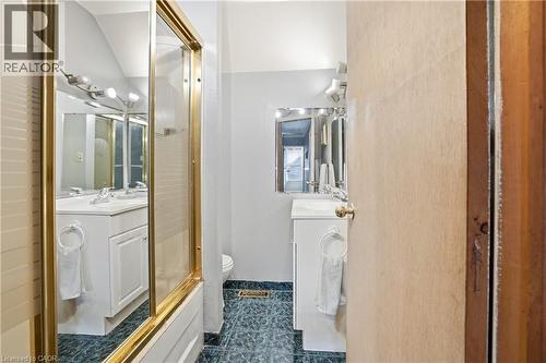 16 Albemarle Street, Hamilton, ON - Indoor Photo Showing Laundry Room