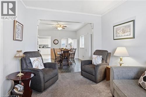16 Albemarle Street, Hamilton, ON - Indoor Photo Showing Living Room