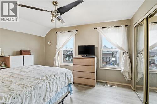 16 Albemarle Street, Hamilton, ON - Indoor Photo Showing Bedroom