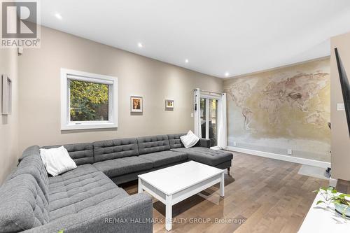 501 Wilbrod Street, Ottawa, ON - Indoor Photo Showing Living Room