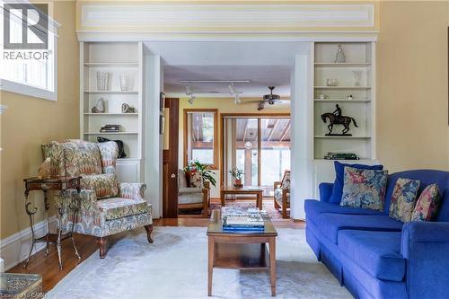 74 Chedoke Avenue, Hamilton, ON - Indoor Photo Showing Living Room