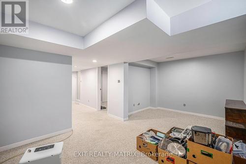 24 Oakhaven Private, Ottawa, ON - Indoor Photo Showing Other Room
