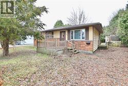 32 IRWIN DRIVE Wallaceburg, ON N8A 4S1