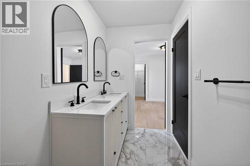 1036 Garth Street, Hamilton, ON - Indoor Photo Showing Laundry Room