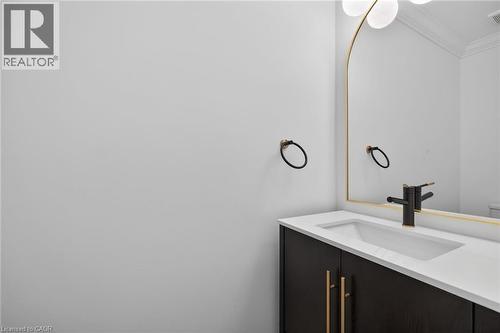 1036 Garth Street, Hamilton, ON - Indoor Photo Showing Bathroom