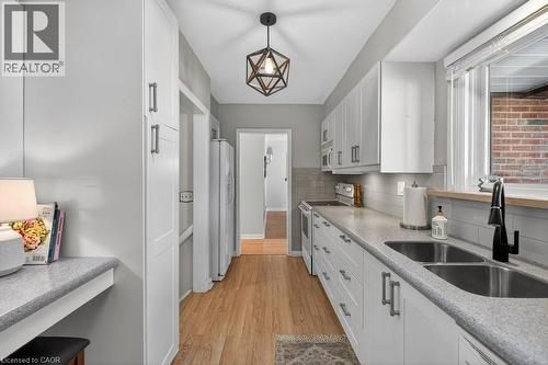 362 Pepper Drive, Burlington, ON - Indoor Photo Showing Kitchen With Double Sink