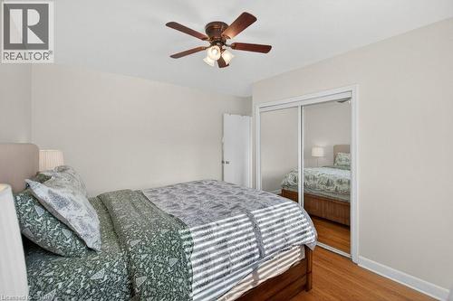 362 Pepper Drive, Burlington, ON - Indoor Photo Showing Bedroom