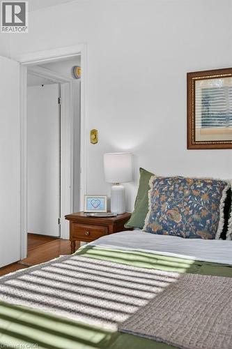 362 Pepper Drive, Burlington, ON - Indoor Photo Showing Bedroom