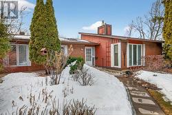 10 AMUNDSEN CRESCENT  Ottawa, ON K2L 1A7
