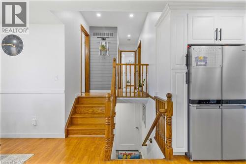 102 Juniper Drive, Hamilton, ON - Indoor Photo Showing Other Room