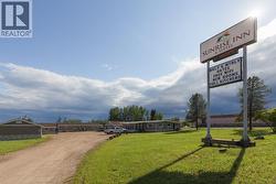 1 5207 S 50 AVENUE  Fort Nelson, BC V0C 1R0