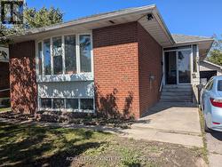 BSMT - 15 BEACHAM CRESCENT  Toronto, ON M1T 1M9