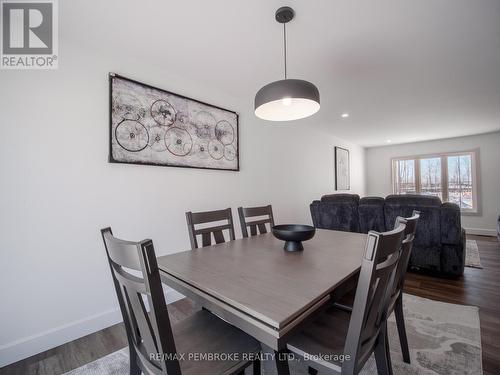 62 Eddy Crescent, Pembroke, ON - Indoor Photo Showing Dining Room