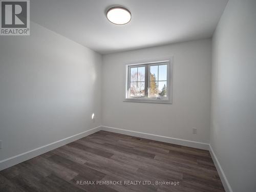 62 Eddy Crescent, Pembroke, ON - Indoor Photo Showing Other Room
