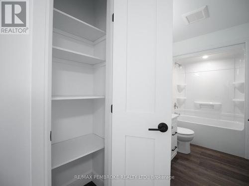 62 Eddy Crescent, Pembroke, ON - Indoor Photo Showing Bathroom