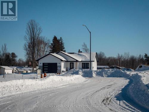 62 Eddy Crescent, Pembroke, ON - Outdoor