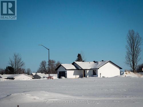62 Eddy Crescent, Pembroke, ON - Outdoor