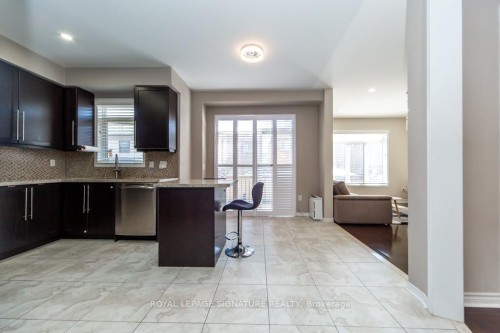 3260 Sealey Crescent, Burlington, ON - Indoor Photo Showing Kitchen