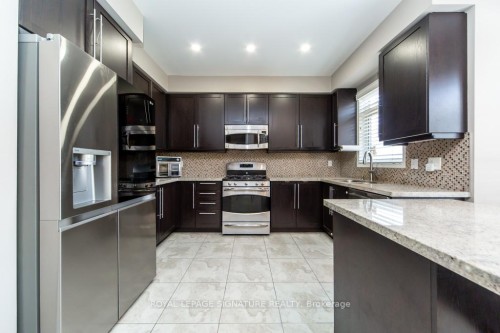 3260 Sealey Crescent, Burlington, ON - Indoor Photo Showing Kitchen With Stainless Steel Kitchen With Upgraded Kitchen