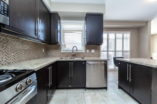 3260 Sealey Crescent, Burlington, ON - Indoor Photo Showing Kitchen With Double Sink With Upgraded Kitchen