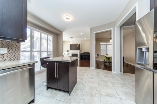 3260 Sealey Crescent, Burlington, ON - Indoor Photo Showing Kitchen