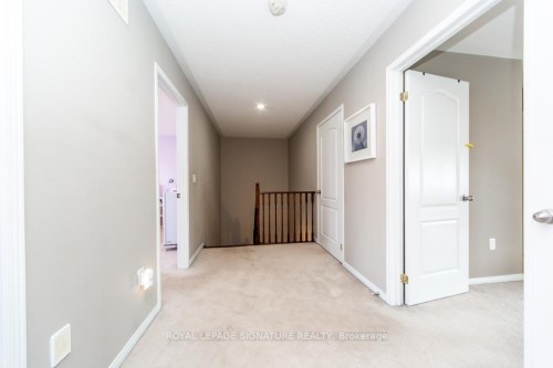 3260 Sealey Crescent, Burlington, ON - Indoor Photo Showing Other Room